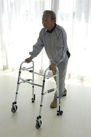 柏市で美しく自然なインプラント治療