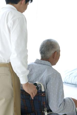 吹田市の美容皮膚科で気になるシミを治療